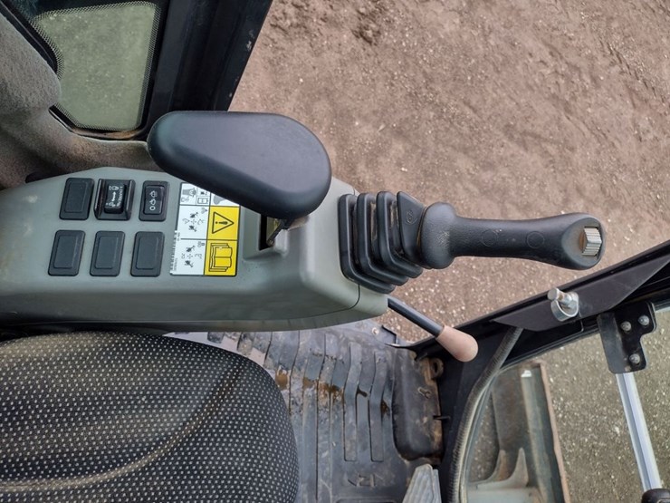 bobcat-e32i-image-8