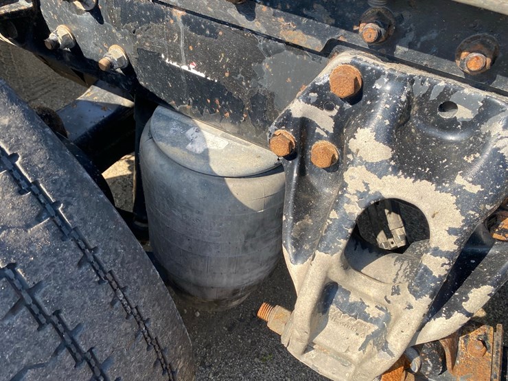 2018-kenworth-t440-image-82