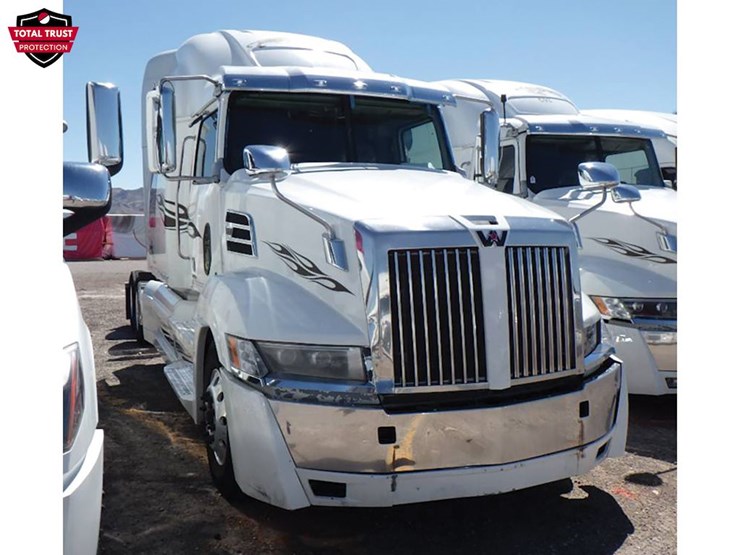 2020-western-star-5700xe-image-1