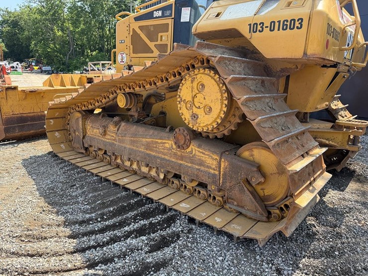 2013-caterpillar-d6n-lgp-image-14