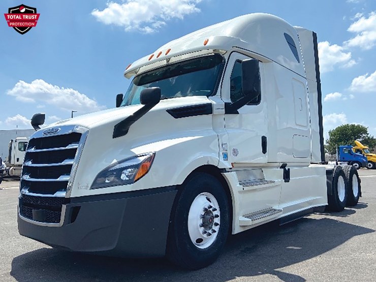 2020-freightliner-cascadia-126-image-1