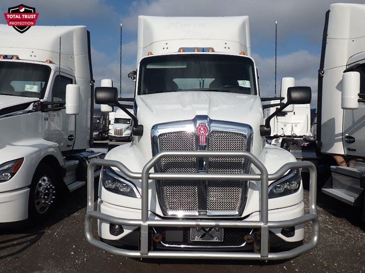 2024-kenworth-t680-image-2