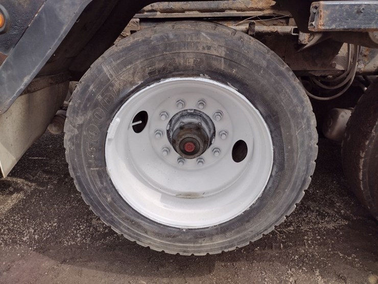 freightliner-114sd-image-18