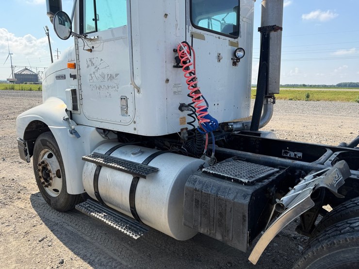 2000-international-9100-image-25