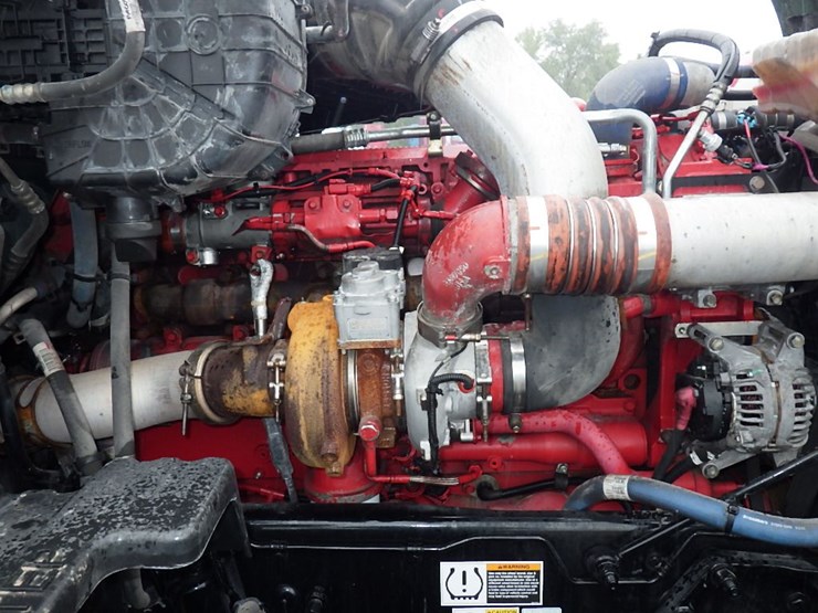 2021-peterbilt-579-image-31