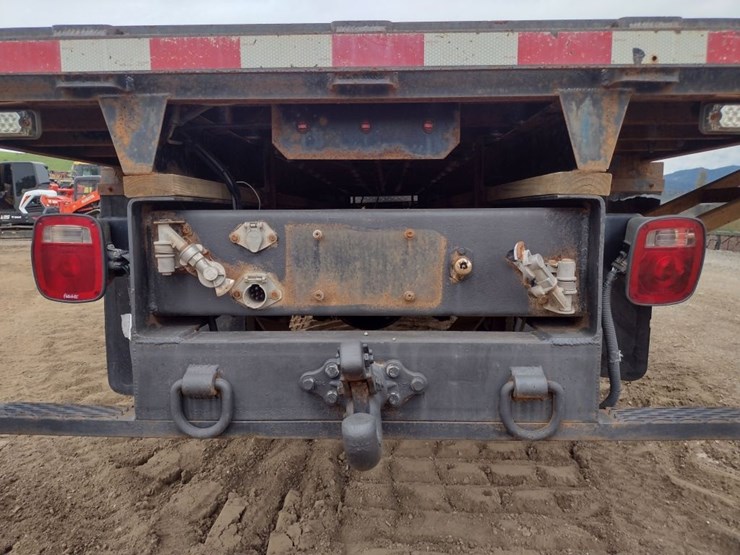 peterbilt-337-image-33