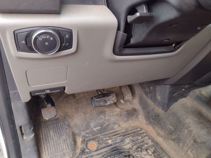 18-ford-f350-image-11