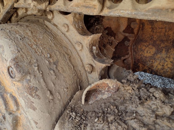 caterpillar-d4c-image-28