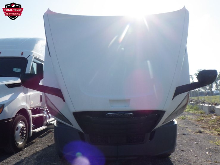 2023-freightliner-cascadia-126-image-23