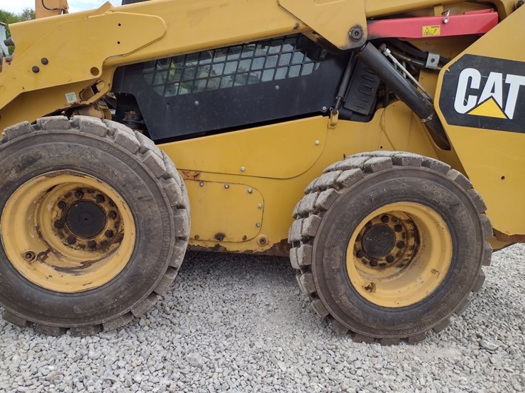 caterpillar-262d-image-12