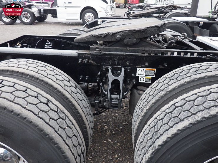 2023-peterbilt-579-image-8