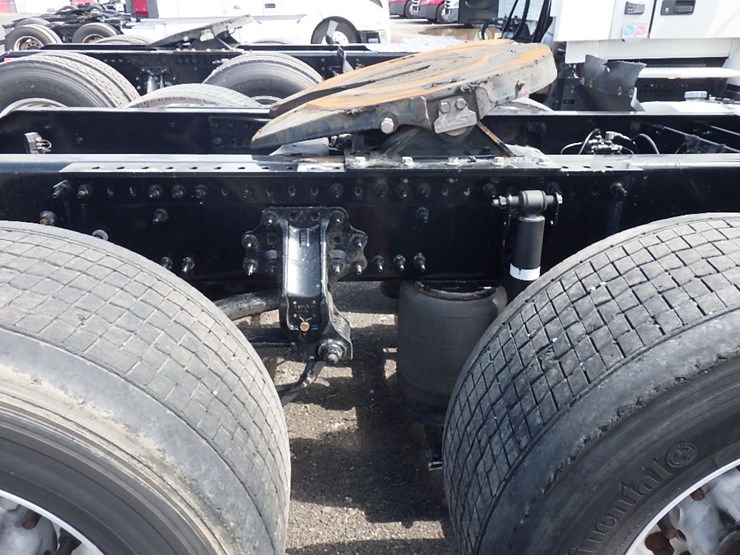 2019-volvo-vnr300-image-7