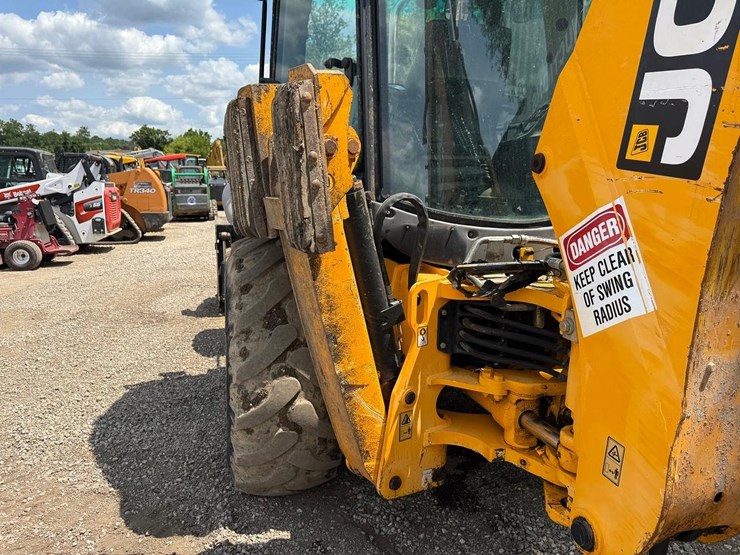 jcb-3cx14-image-18