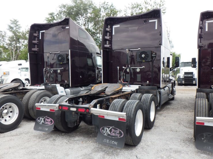 2019-peterbilt-579-image-9