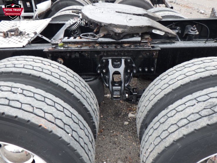 2022-kenworth-t680-image-17
