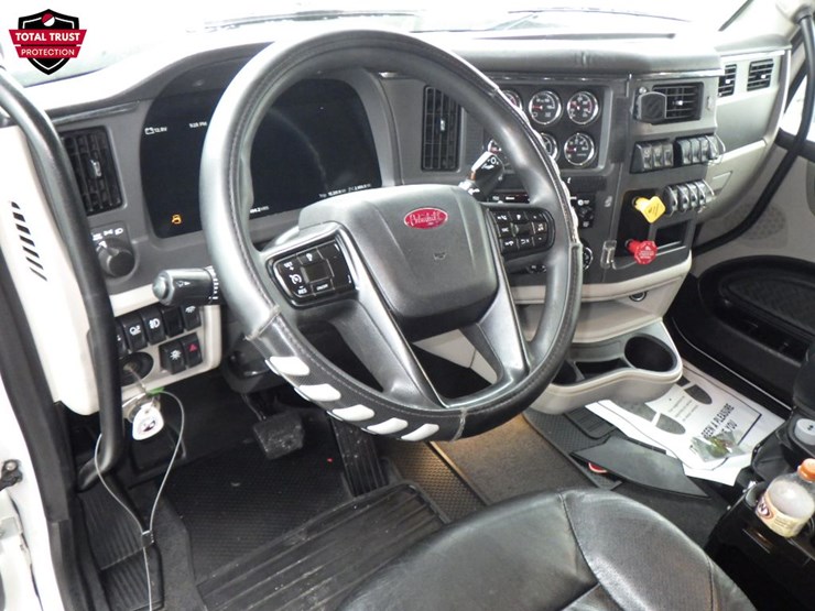 2022-peterbilt-579-image-21