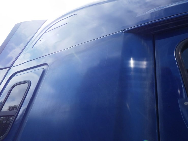 2020-freightliner-cascadia-125-image-9