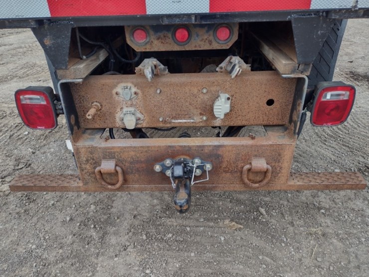peterbilt-337-image-35