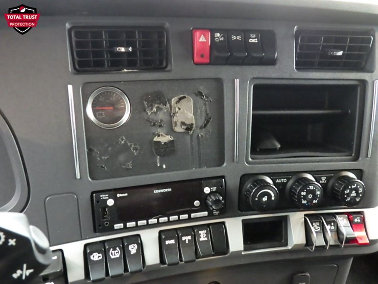 2023-kenworth-t680-image-25