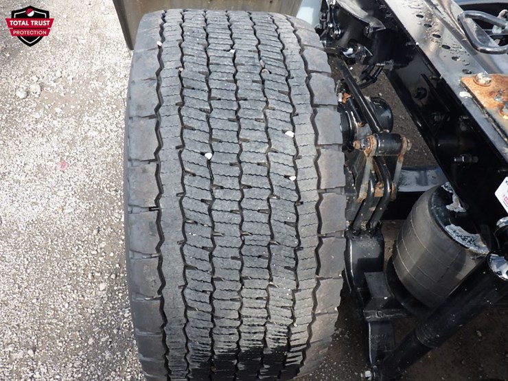 2024-kenworth-t680-image-16