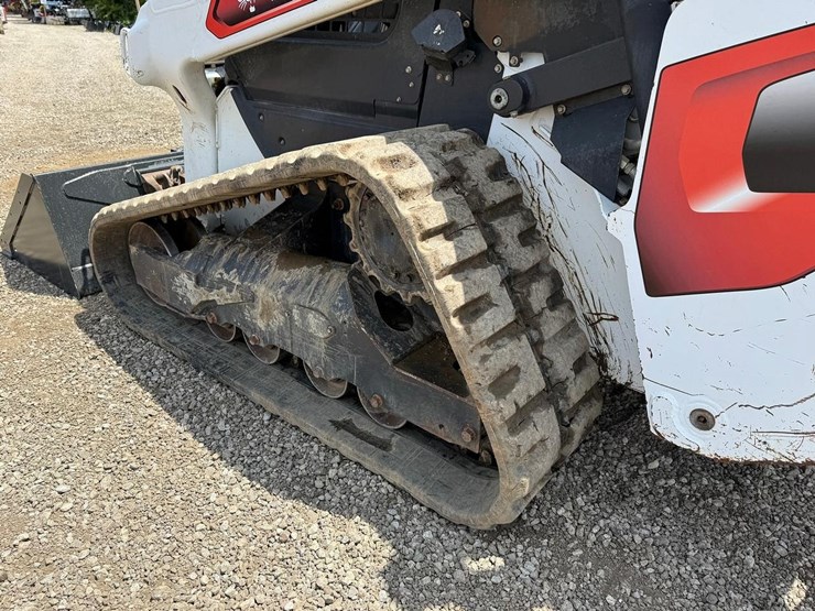 2020-bobcat-t76-image-17