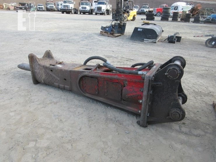 caterpillar-330-image-1