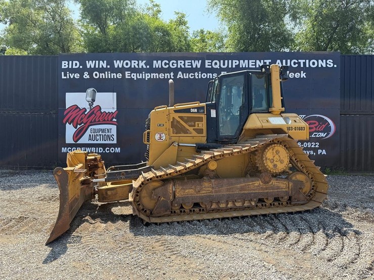 2013-caterpillar-d6n-lgp-image-1