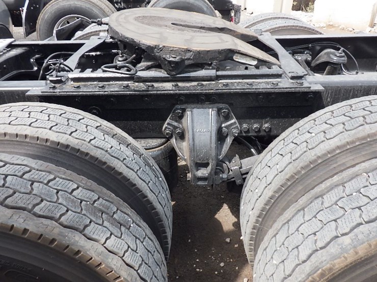2016-kenworth-t800-image-16