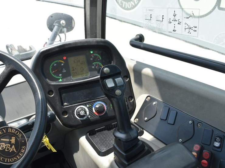 2018-new-holland-w80c-image-47