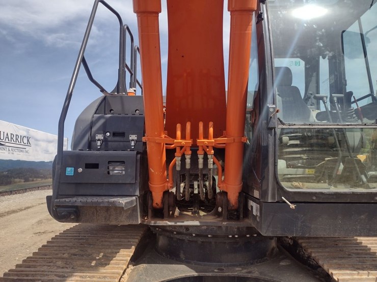 hitachi-zx160-lc-6n-image-28