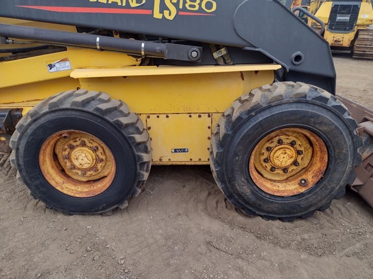 new-holland-ls180-image-24