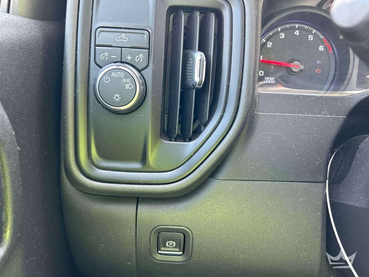 2019-chevrolet-silverado-1500-image-15