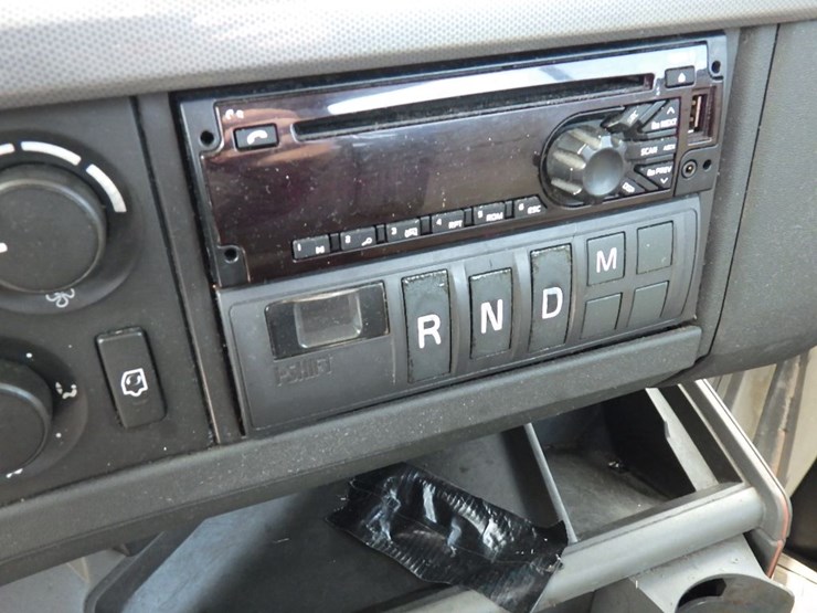 2019-volvo-vnr300-image-22
