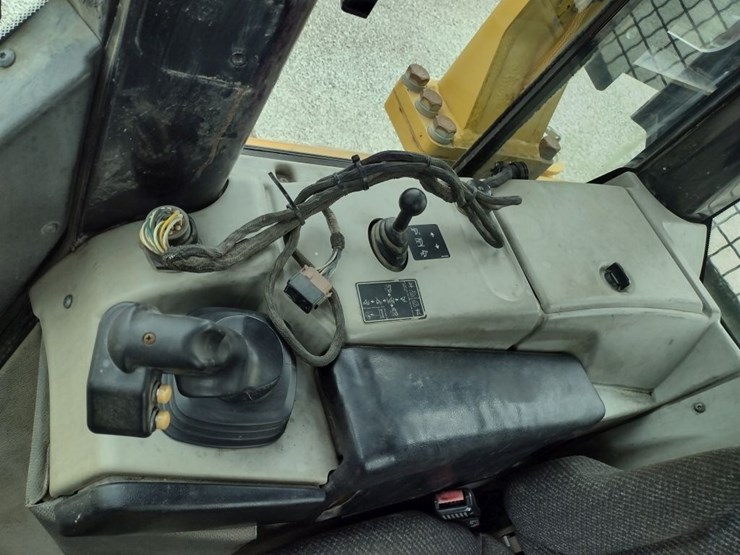 caterpillar-d6n-image-8
