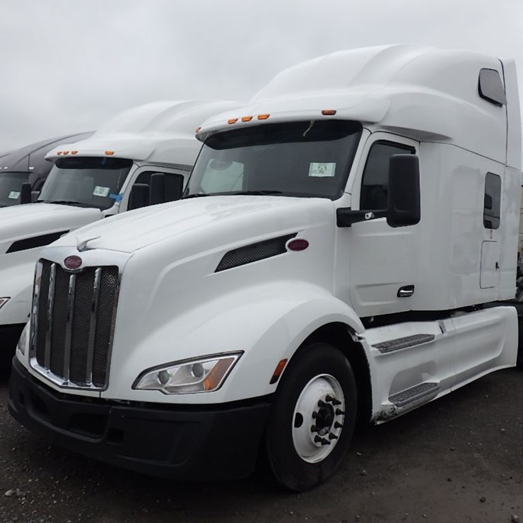 2023 PETERBILT 579