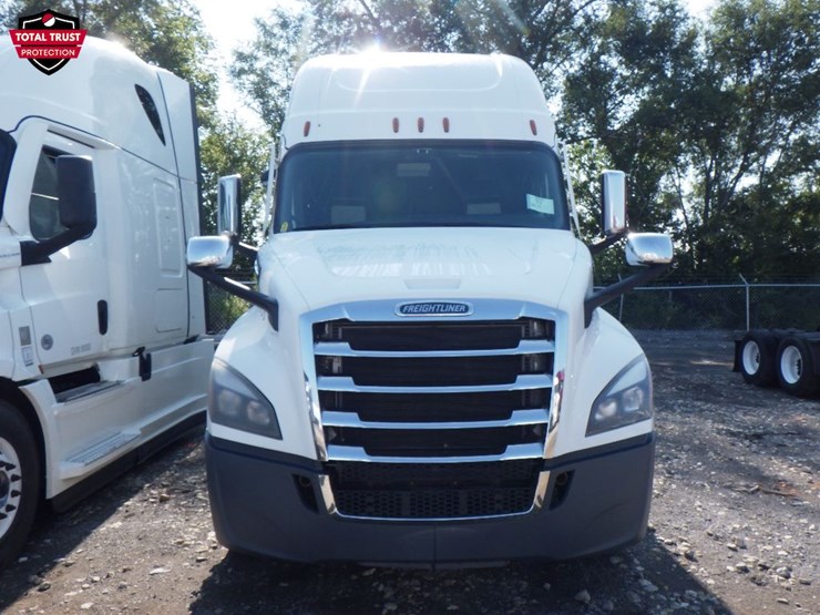 2022-freightliner-cascadia-126-image-2