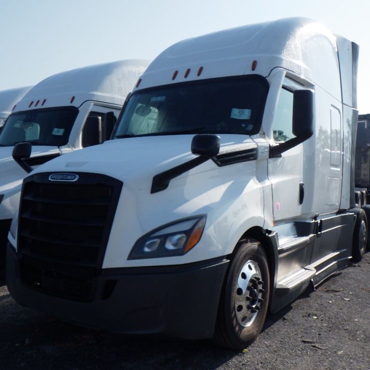 2023 FREIGHTLINER CASCADIA 126