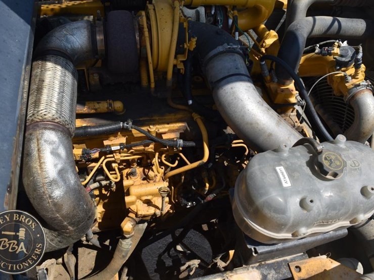 2016-deere-350g-lc-image-48