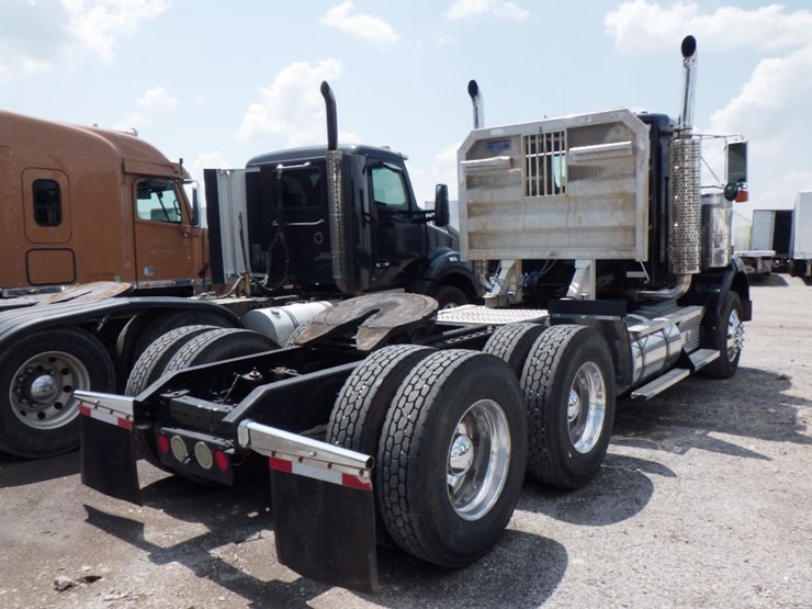 2015-kenworth-t800-image-6
