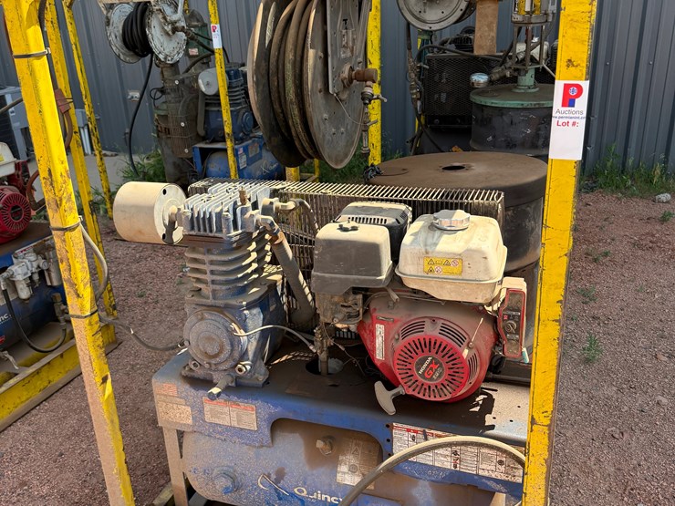 4.6’-x-4.6’-quincy-mod-g213h30hcb-compressor-skidded-w/-(1)-bbl-of-certified-grease-image-1