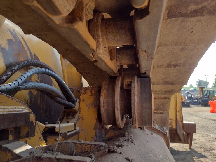 caterpillar-d6k2-xl-image-32