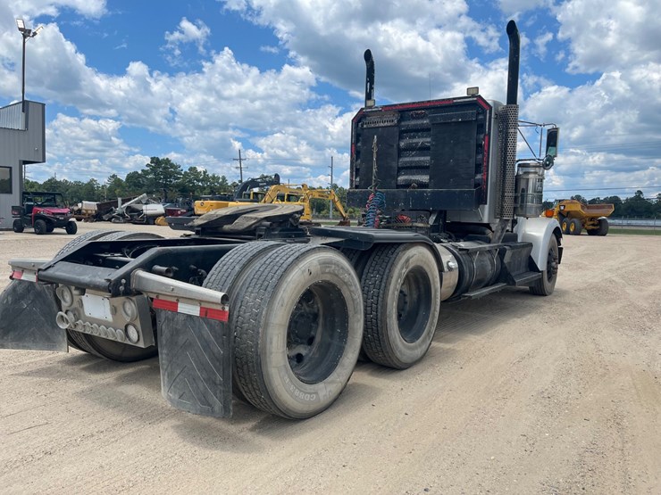 #39299-•-2010-kenworth-w9-image-4