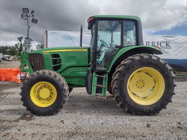 john-deere-7230-image-1
