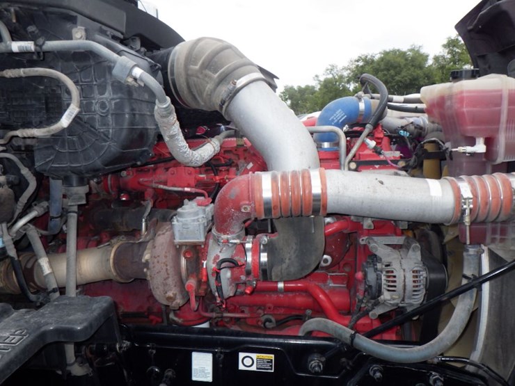 2019-peterbilt-579-image-27