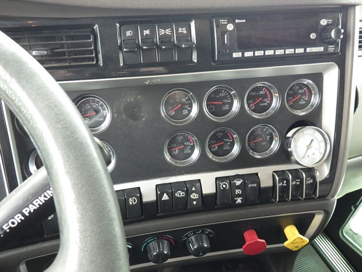 2016-kenworth-t800-image-20