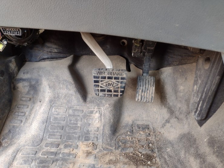 ford-f650-xlt-image-7