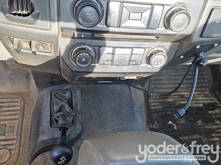 2017-ford-f550-image-22