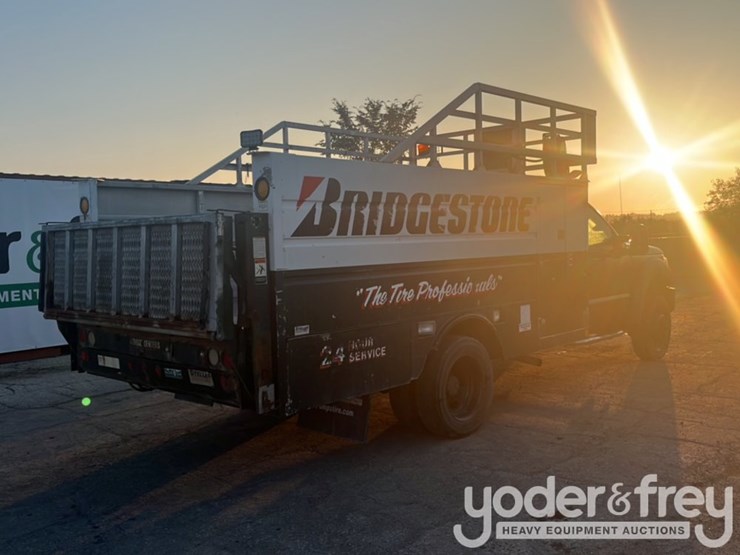 2011-ford-f550-image-10