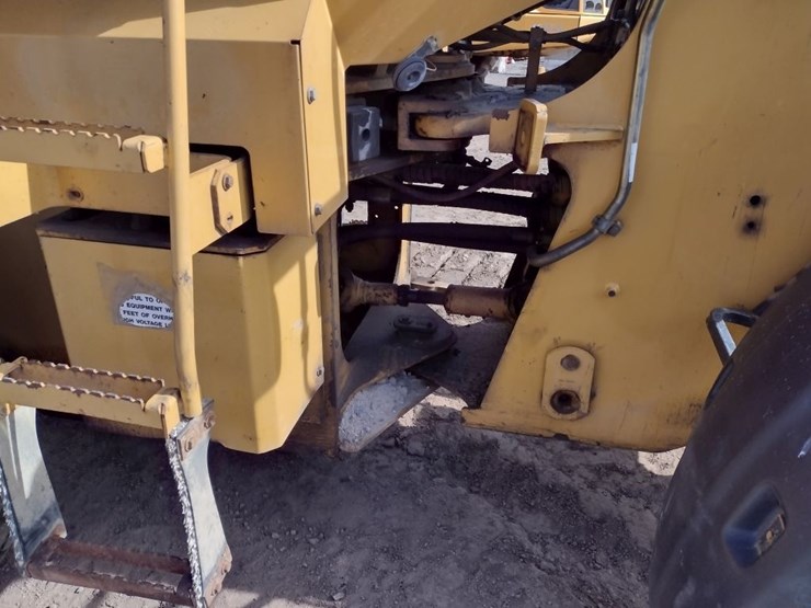 caterpillar-930g-image-28