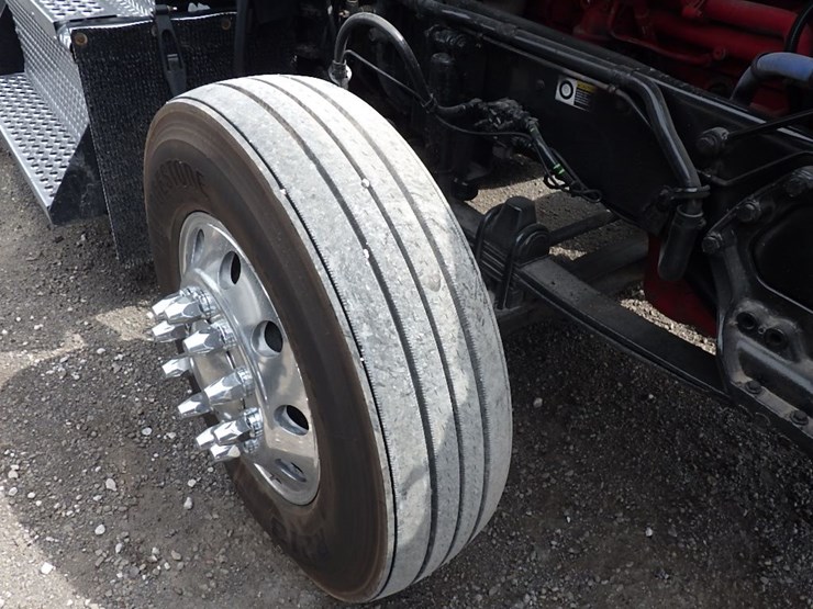 2016-kenworth-t800-image-30
